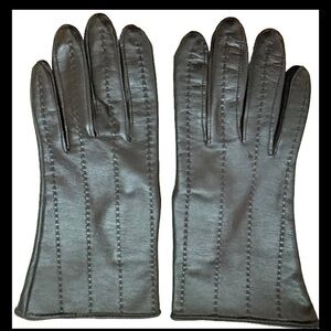 Vintage Women’s Black Winter Gloves. Sz 6-7 Beige Lining  Stitching On Top